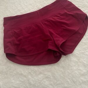 Lululemon 2.5 speed up pomegranate shorts